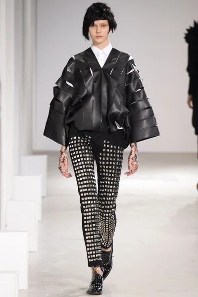 Look 15